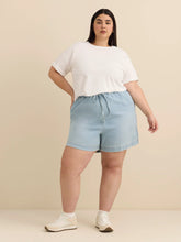 d/C Jeans Mid-Rise Knit-Like Denim Shorts