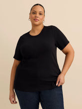 Ribbed Curvy-Fit Crewneck Tee – Women's Plus Size Top