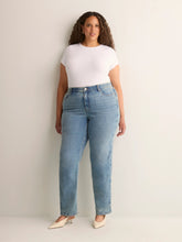 Light medium blue denim'