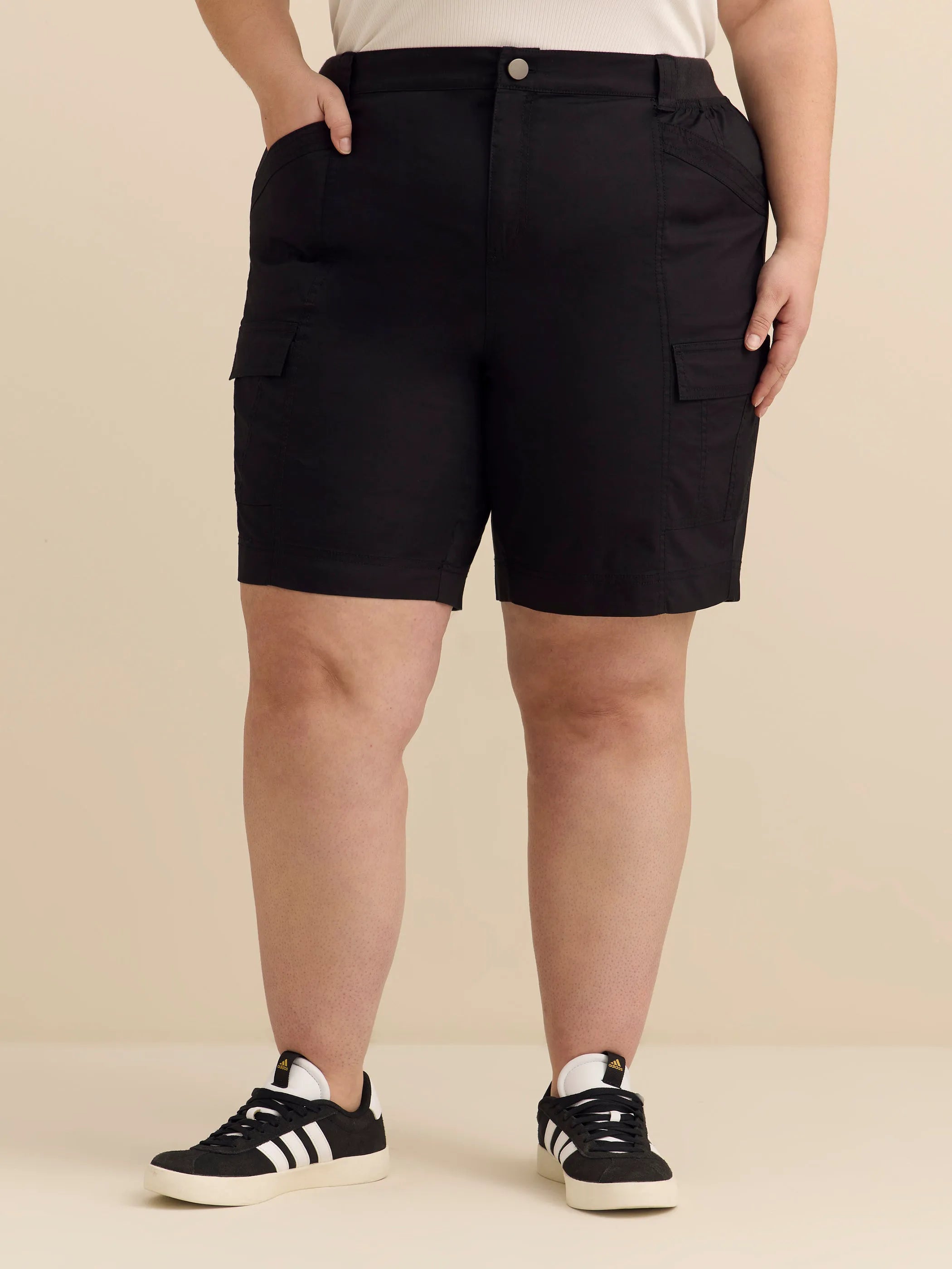 Solid Bermuda with Cargo Pockets