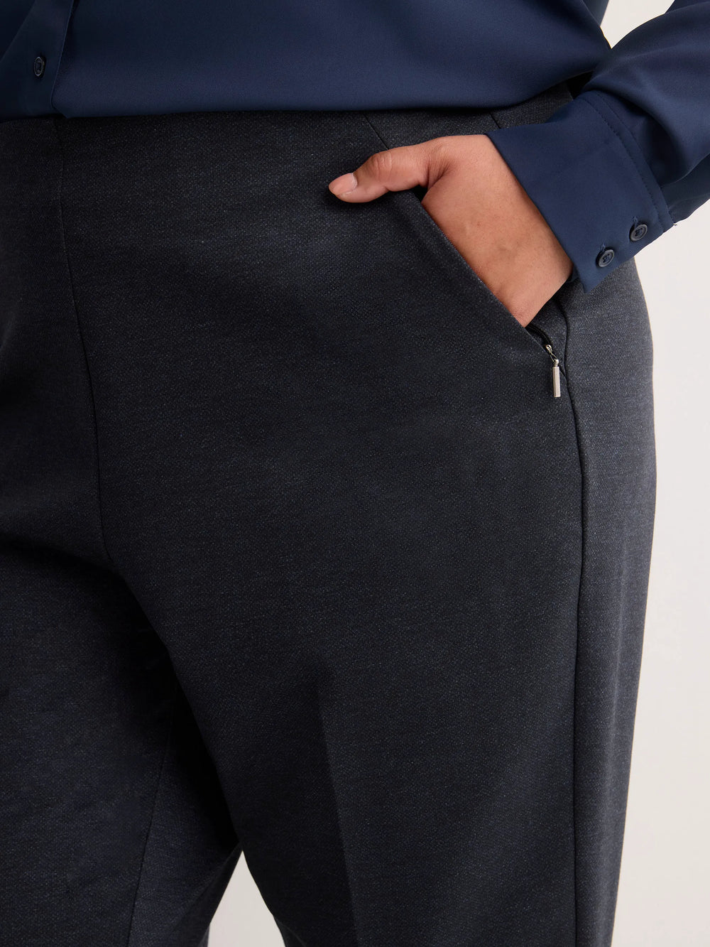 TEXTURED NAVY