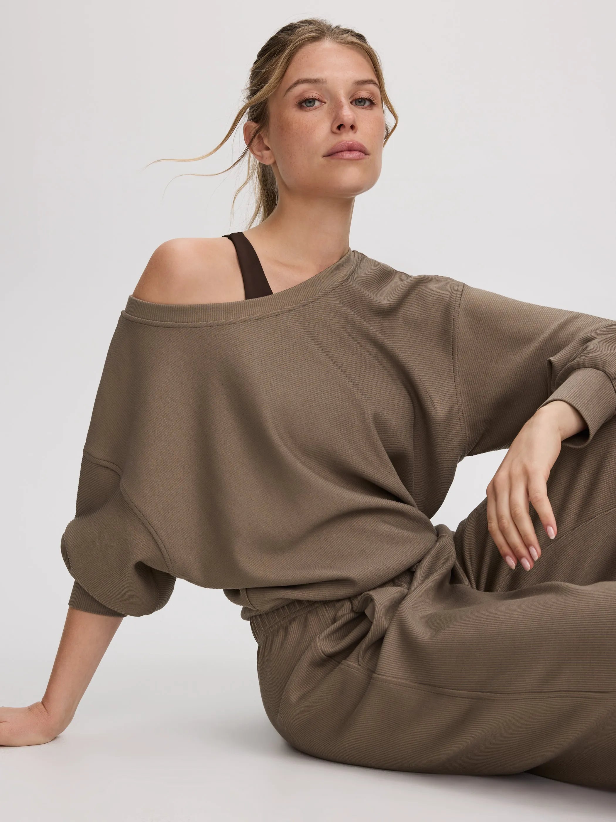 SIMPLE TAUPE