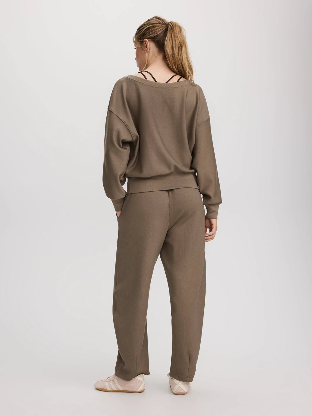SIMPLE TAUPE