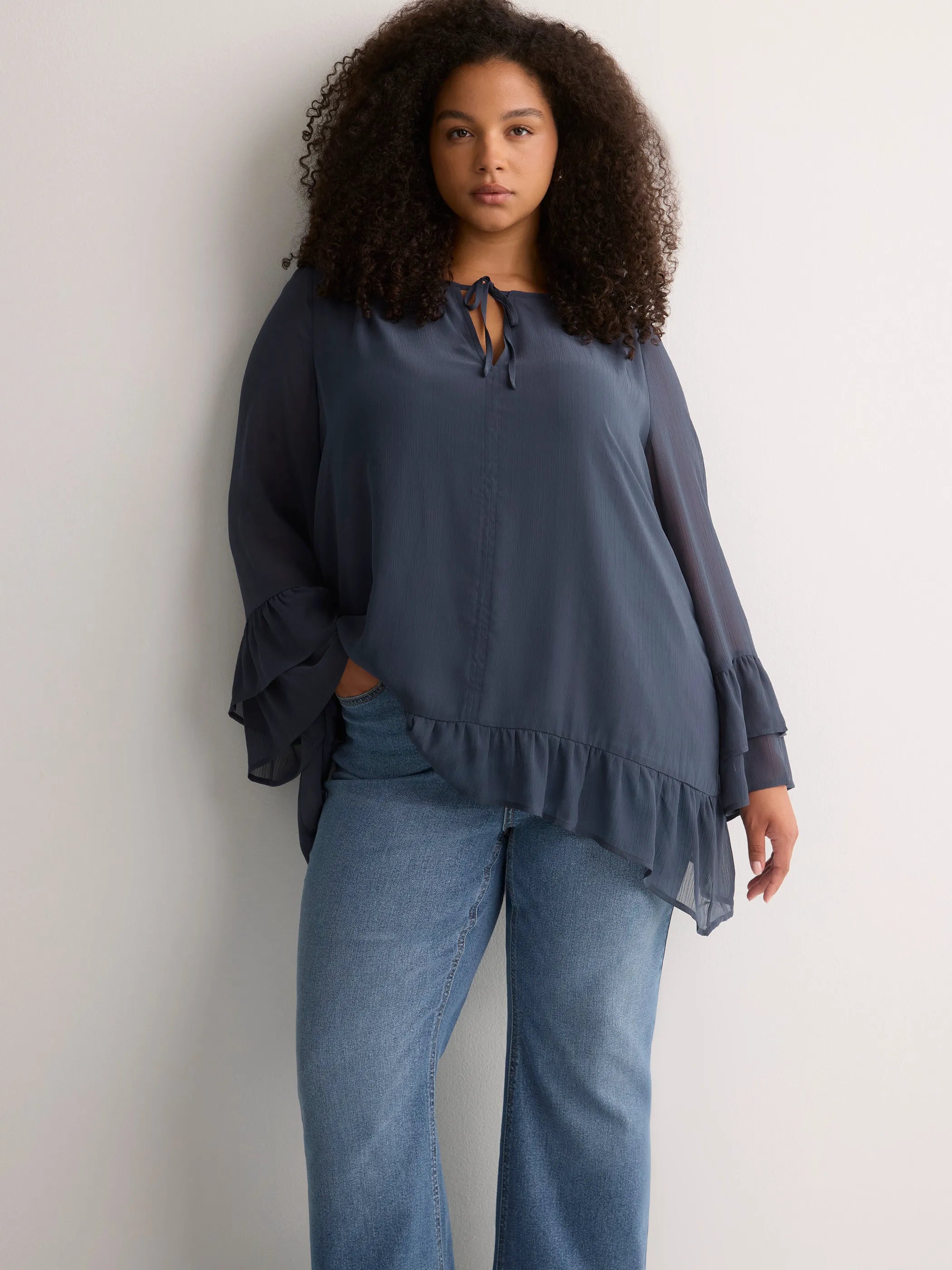 MEDIUM BLUE DENIM