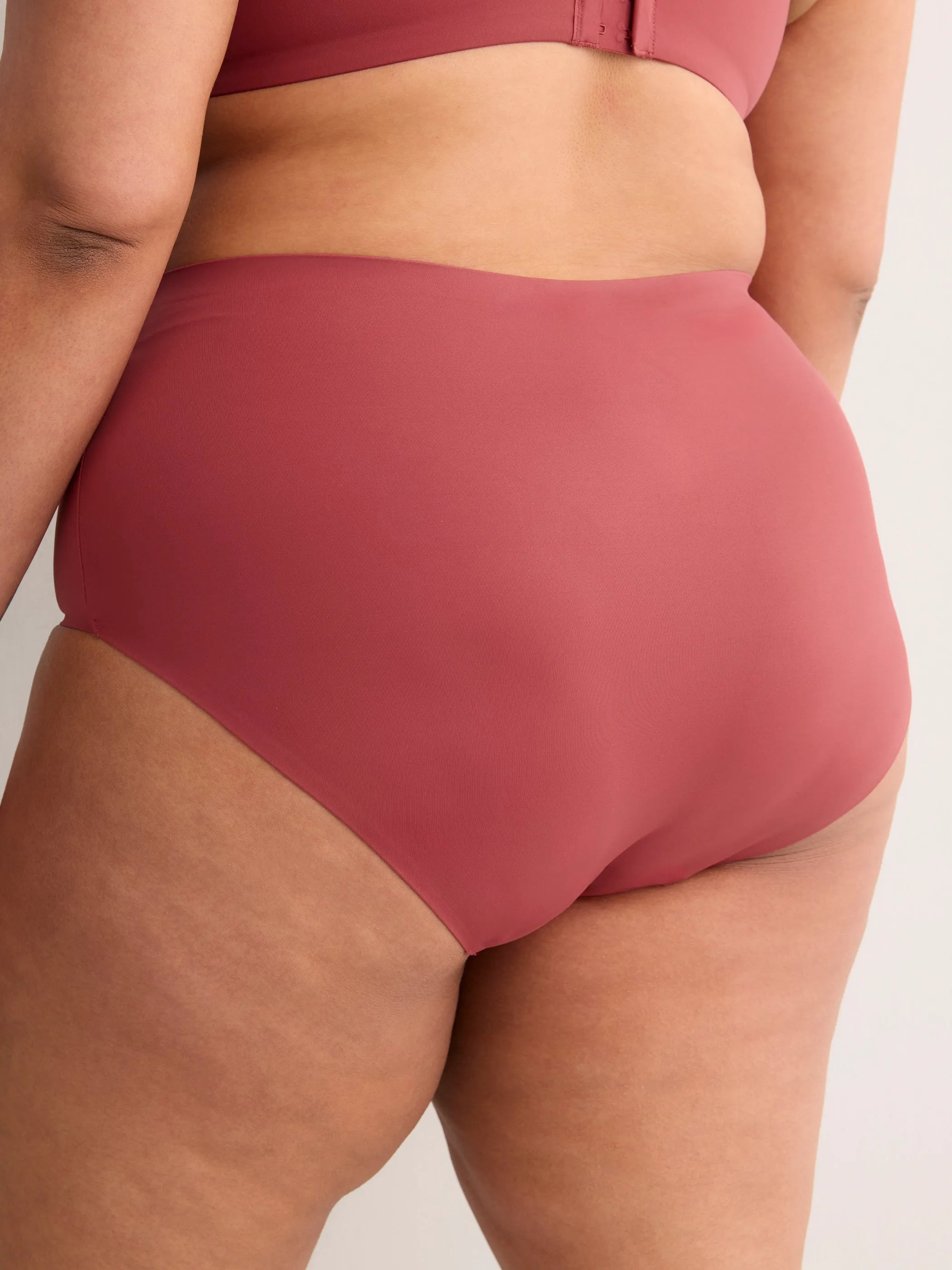 EARTH RED