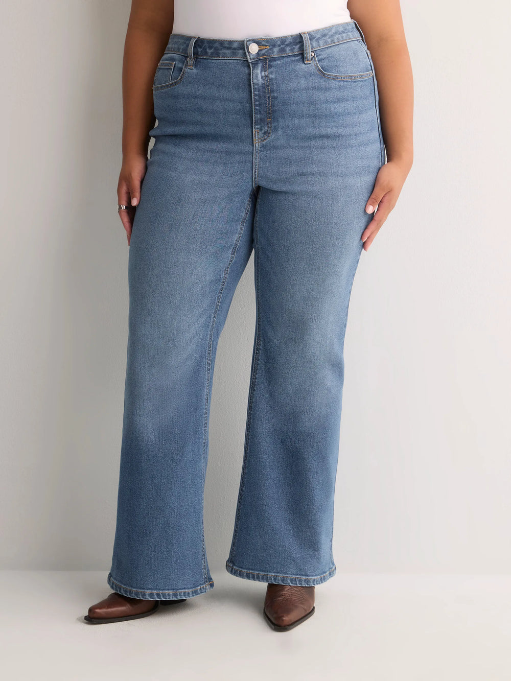 MEDIUM BLUE DENIM