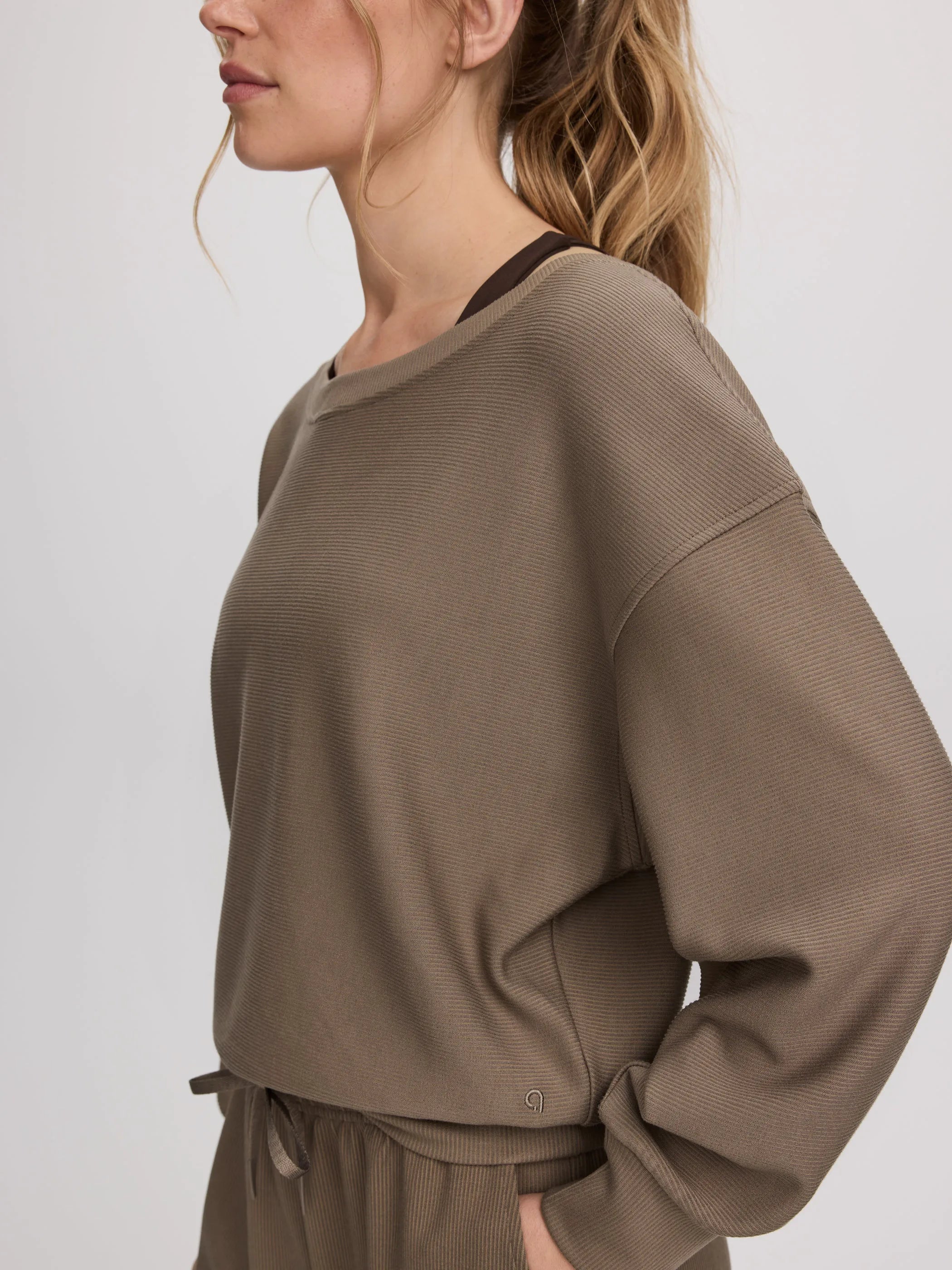 SIMPLE TAUPE