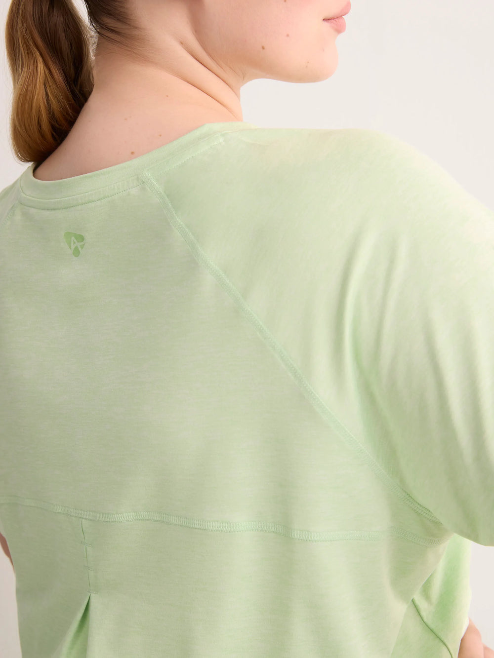 Pastel green space dye