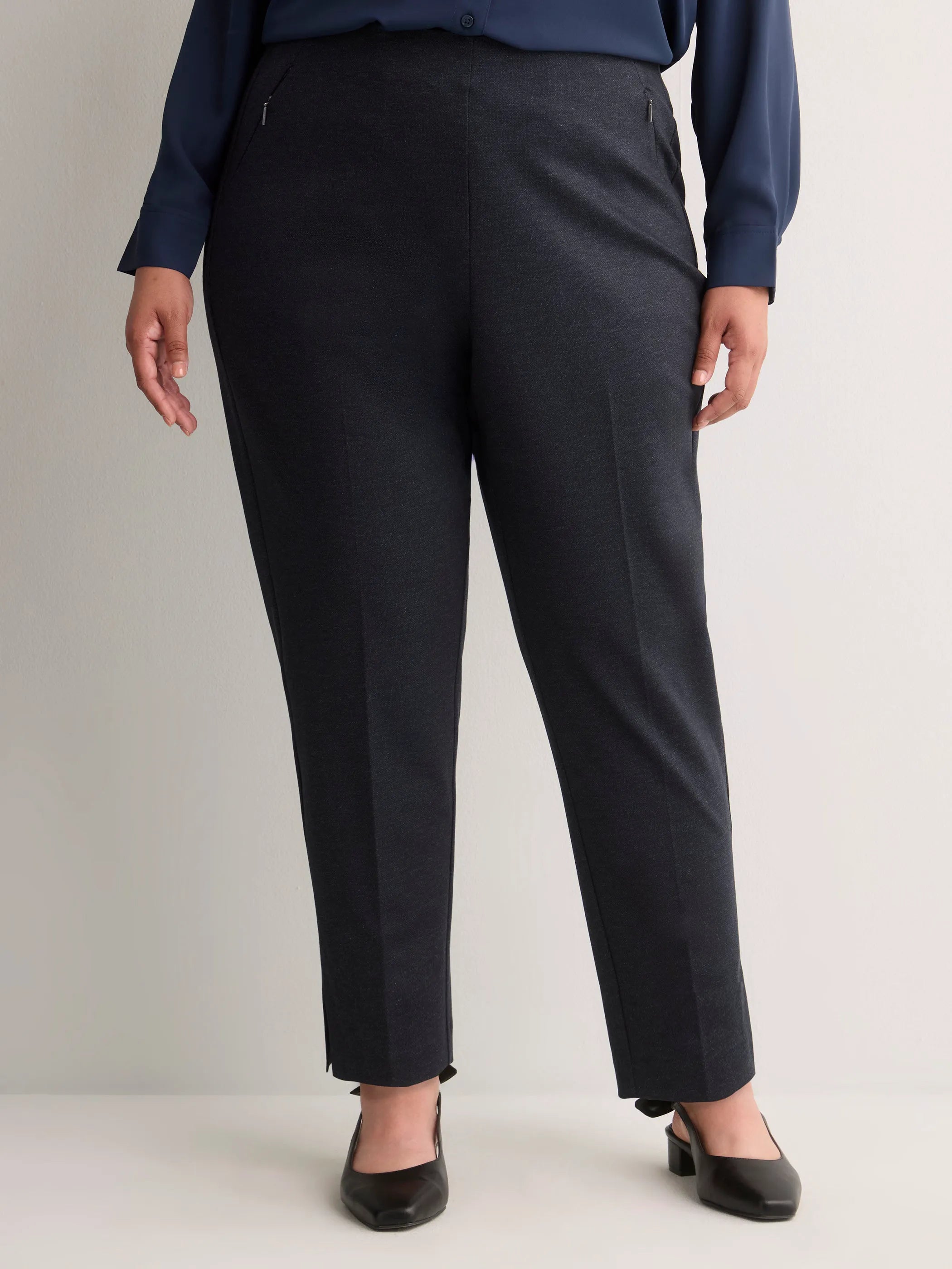 TEXTURED NAVY